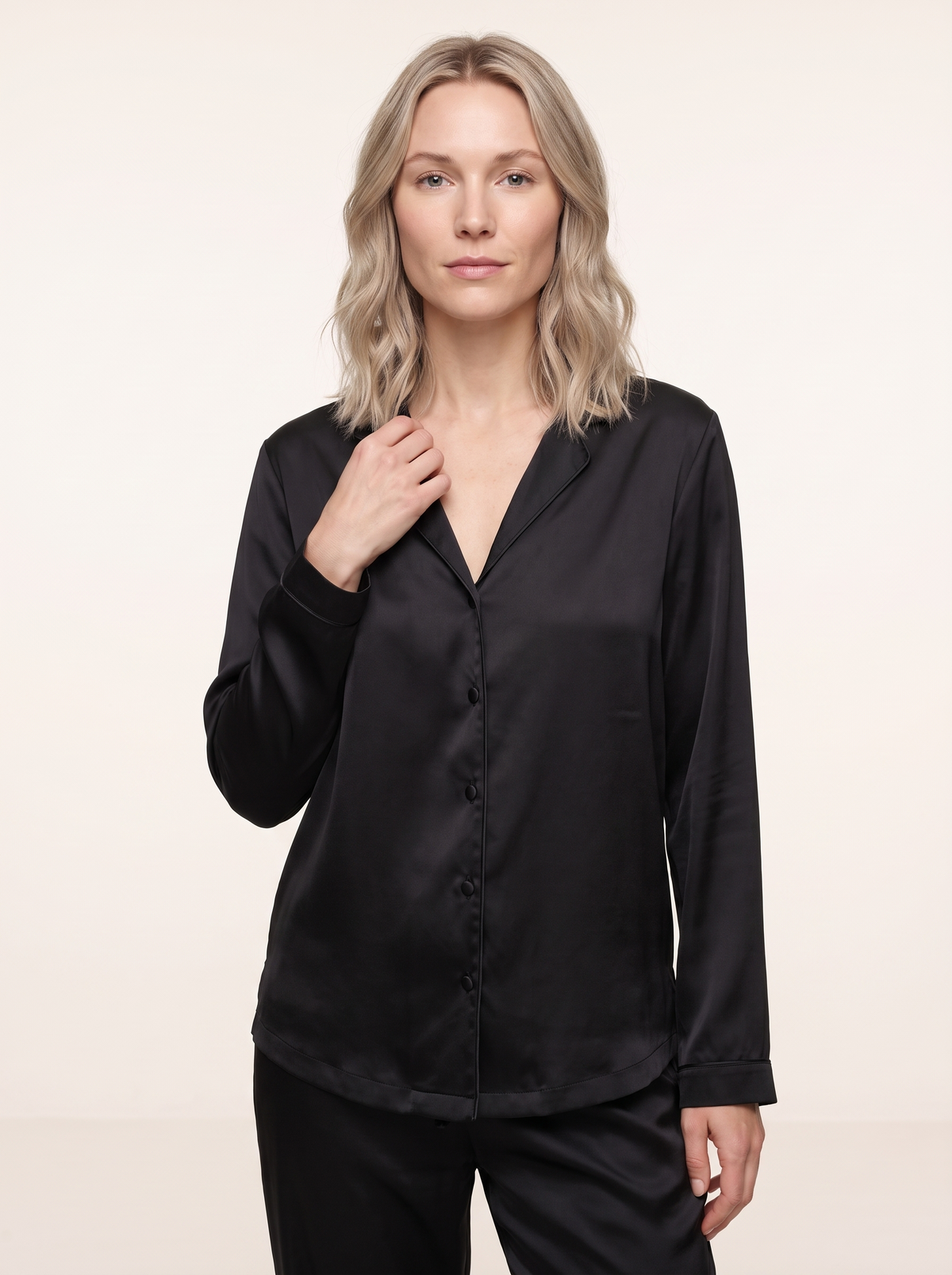 Soflora Long Silk PJ Set in Noir - close-up